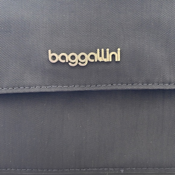 Baggallini Modern Waist Pack Sling - Picture 7 of 10